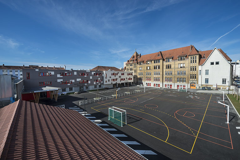 Vue d'ensemble des bâtiments du lycée depuis l'est. © Jérôme Mongreville / Région Bourgogne-Franche-Comté, Inventaire du patrimoine - 2018