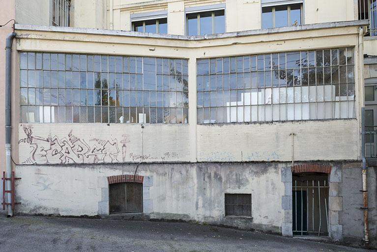 Verrière nord d'un atelier. © Jérôme Mongreville / Région Bourgogne-Franche-Comté, Inventaire du patrimoine - 2018 Verrière nord d'un atelier. © Jérôme Mongreville / Région Bourgogne-Franche-Comté, Inventaire du patrimoine - 2018
