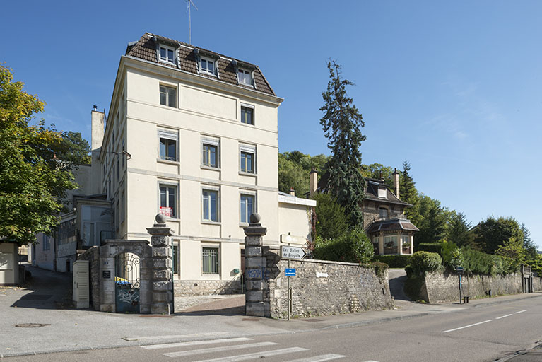 Vue d'ensemble depuis l'ouest. © Jérôme Mongreville / Région Bourgogne-Franche-Comté, Inventaire du patrimoine - 2018 Vue d'ensemble depuis l'ouest. © Jérôme Mongreville / Région Bourgogne-Franche-Comté, Inventaire du patrimoine - 2018