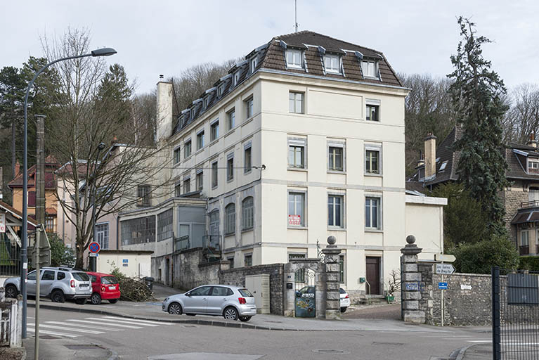Vue d'ensemble, depuis le nord-ouest. © Jérôme Mongreville / Région Bourgogne-Franche-Comté, Inventaire du patrimoine - 2018 Vue d'ensemble, depuis le nord-ouest. © Jérôme Mongreville / Région Bourgogne-Franche-Comté, Inventaire du patrimoine - 2018
