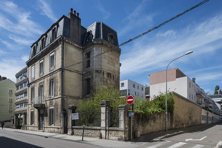 Vue d'ensemble depuis l'est. © Jérôme Mongreville / Région Bourgogne-Franche-Comté, Inventaire du patrimoine - 2018 Vue d'ensemble depuis l'est. © Jérôme Mongreville / Région Bourgogne-Franche-Comté, Inventaire du patrimoine - 2018