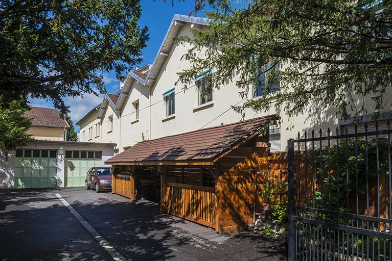 Pignons des ateliers sur la cour. © Jérôme Mongreville / Région Bourgogne-Franche-Comté, Inventaire du patrimoine - 2018