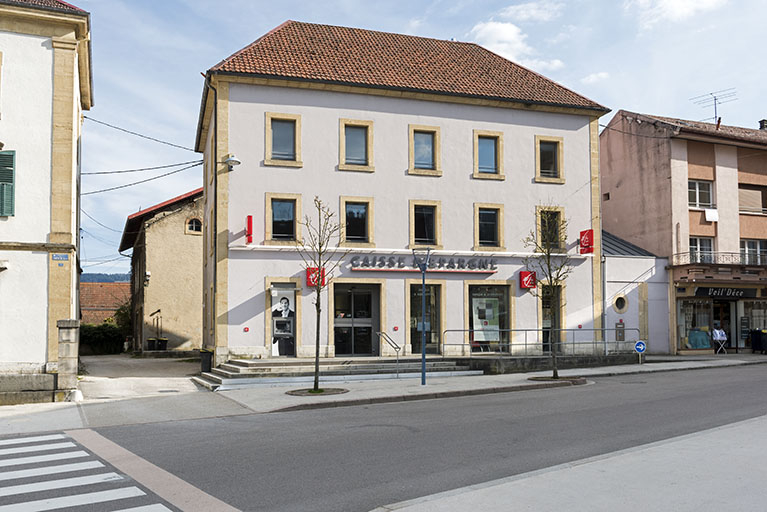 Façade antérieure, de trois quarts gauche. © Sonia Dourlot / Région Bourgogne-Franche-Comté, Inventaire du patrimoine - 2018