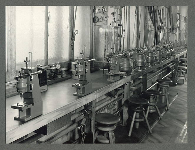 Perceuses d'établi, années 1960. © Laurent Poupard / Région Bourgogne-Franche-Comté, Inventaire du patrimoine - 2018 Perceuses d'établi, années 1960. © Laurent Poupard / Région Bourgogne-Franche-Comté, Inventaire du patrimoine - 2018
