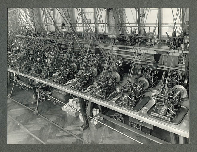 Machines à fraiser d'établi, années 1960. © Laurent Poupard / Région Bourgogne-Franche-Comté, Inventaire du patrimoine - 2018 Machines à fraiser d'établi, années 1960. © Laurent Poupard / Région Bourgogne-Franche-Comté, Inventaire du patrimoine - 2018