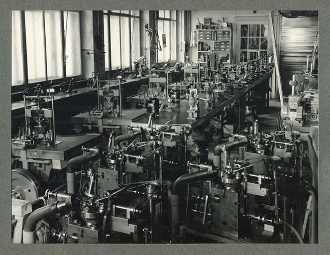 Intérieur d'atelier, années 1960. © Laurent Poupard / Région Bourgogne-Franche-Comté, Inventaire du patrimoine - 2018 Intérieur d'atelier, années 1960. © Laurent Poupard / Région Bourgogne-Franche-Comté, Inventaire du patrimoine - 2018
