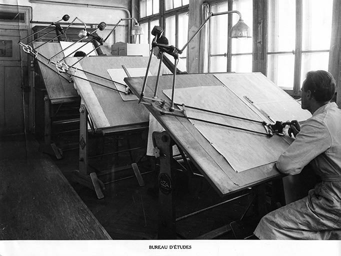 Bureau d'études, vers 1950. © Bourgeois / Région Bourgogne-Franche-Comté, Inventaire du patrimoine - 2018 Bureau d'études, vers 1950. © Bourgeois / Région Bourgogne-Franche-Comté, Inventaire du patrimoine - 2018