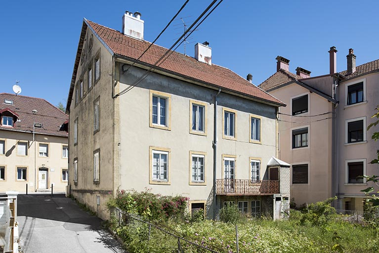 Façade postérieure, de trois quarts gauche. © Sonia Dourlot / Région Bourgogne-Franche-Comté, Inventaire du patrimoine - 2018