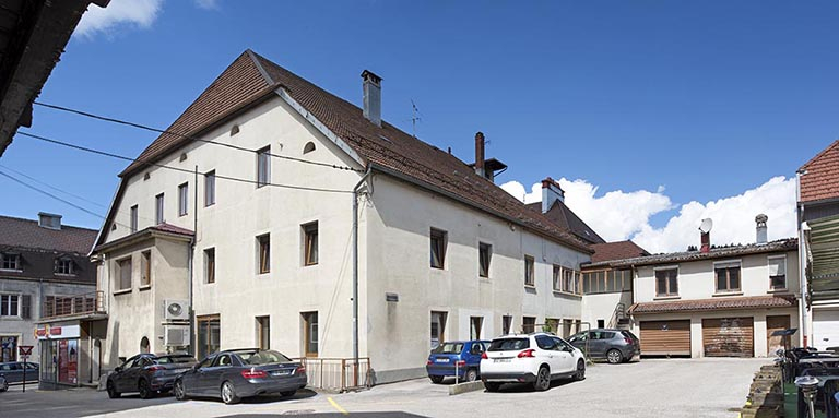 Maison : façades latérale droite et postérieure. © Sonia Dourlot / Région Bourgogne-Franche-Comté, Inventaire du patrimoine - 2018 Maison : façades latérale droite et postérieure. © Sonia Dourlot / Région Bourgogne-Franche-Comté, Inventaire du patrimoine - 2018