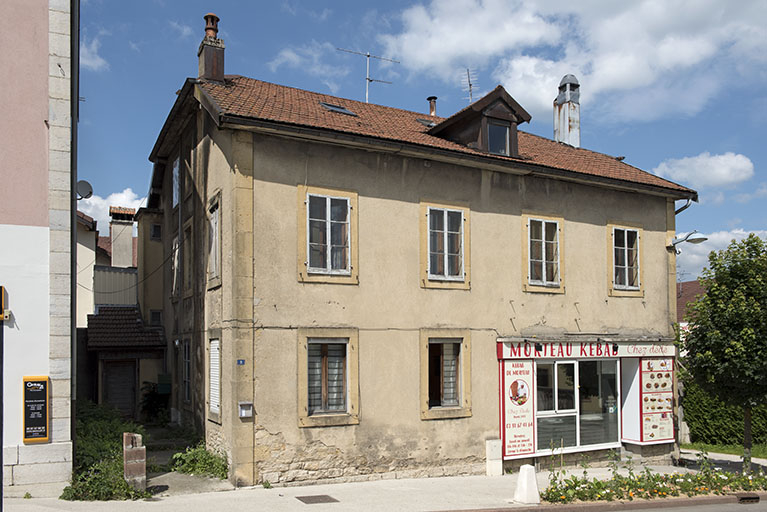 Façade antérieure, de trois quarts gauche. © Sonia Dourlot / Région Bourgogne-Franche-Comté, Inventaire du patrimoine - 2018