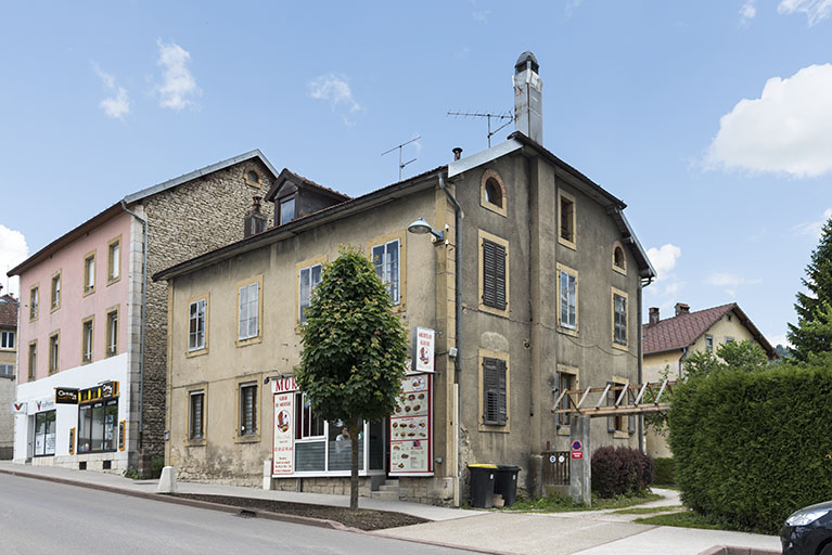 Vue d'ensemble, de trois quarts droite. © Sonia Dourlot / Région Bourgogne-Franche-Comté, Inventaire du patrimoine - 2018