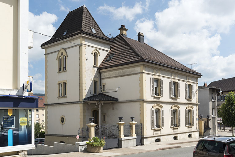 Façades antérieure et latérale gauche. © Sonia Dourlot / Région Bourgogne-Franche-Comté, Inventaire du patrimoine - 2018