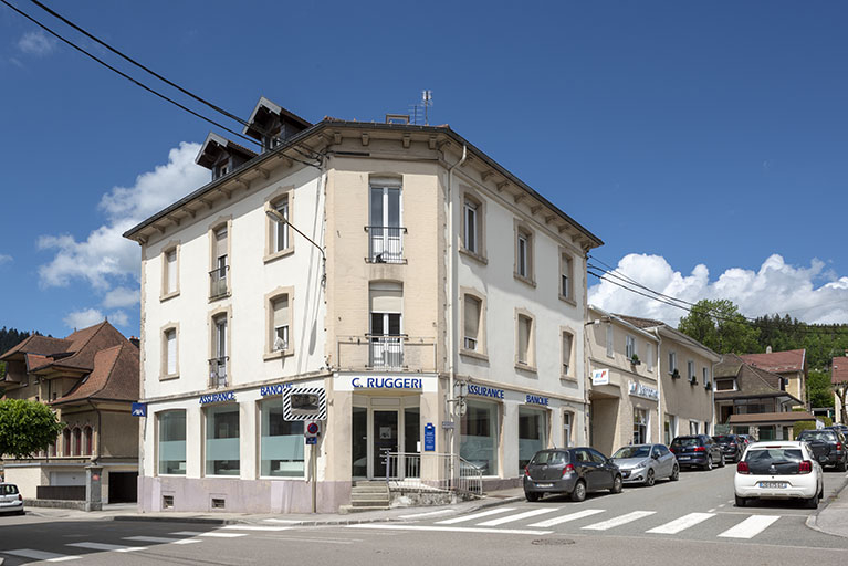 Vue d'ensemble depuis l'est (sur les rues Pasteur et Pertusier). © Sonia Dourlot / Région Bourgogne-Franche-Comté, Inventaire du patrimoine - 2018