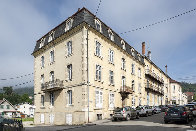 Façades antérieure et latérale gauche. © Sonia Dourlot / Région Bourgogne-Franche-Comté, Inventaire du patrimoine - 2018