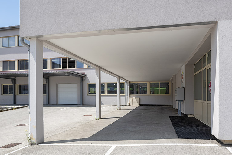 1er bâtiment : galerie ouverte sur la cour. © Sonia Dourlot / Région Bourgogne-Franche-Comté, Inventaire du patrimoine - 2018