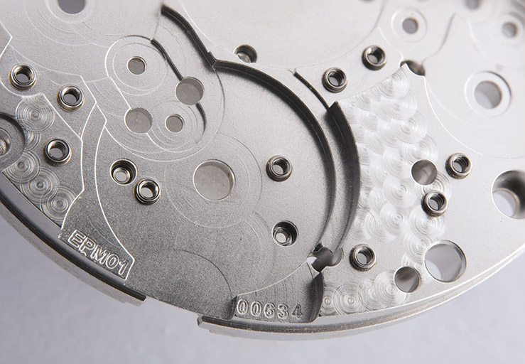 Platine, face côté fond : emplacement destiné au balancier-spiral. © Sonia Dourlot / Région Bourgogne-Franche-Comté, Inventaire du patrimoine - 2018