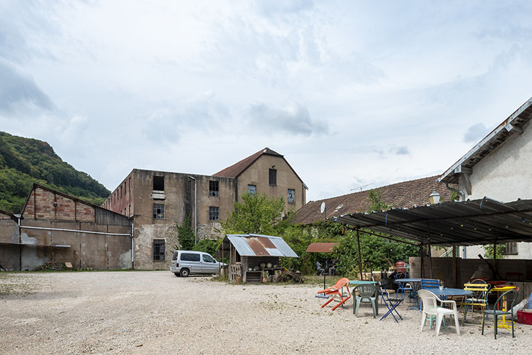 Ateliers de fabrication depuis la cour de la faïencerie. © Jérôme Mongreville / Région Bourgogne-Franche-Comté, Inventaire du patrimoine - 2018