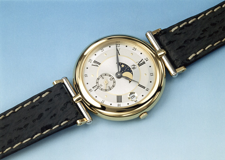 [Montre avec module FE 71290, cadran à affichage XII/24 h, seconde, quantième et phases de lune], décennies 1980-1990. © Laurent Poupard / Région Bourgogne-Franche-Comté, Inventaire du patrimoine - 2018