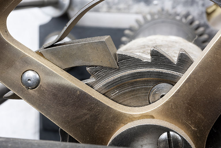 Mouvement, mécanisme des sonneries : détail du cliquet. © Sonia Dourlot / Région Bourgogne-Franche-Comté, Inventaire du patrimoine - 2018