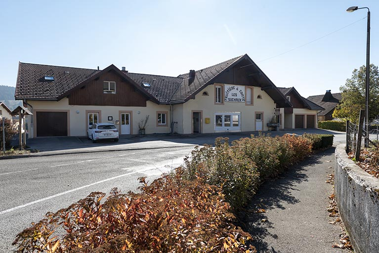 Façade antérieure, de trois quarts gauche. © Sonia Dourlot / Région Bourgogne-Franche-Comté, Inventaire du patrimoine - 2018