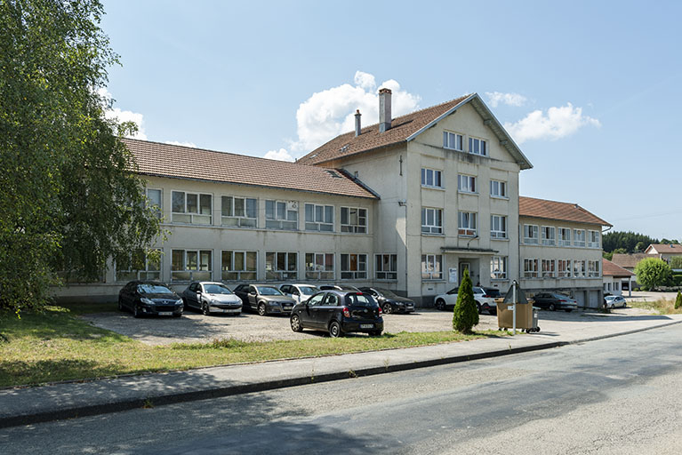 Deuxième usine : façade antérieure, de trois quarts gauche. © Sonia Dourlot / Région Bourgogne-Franche-Comté, Inventaire du patrimoine - 2018