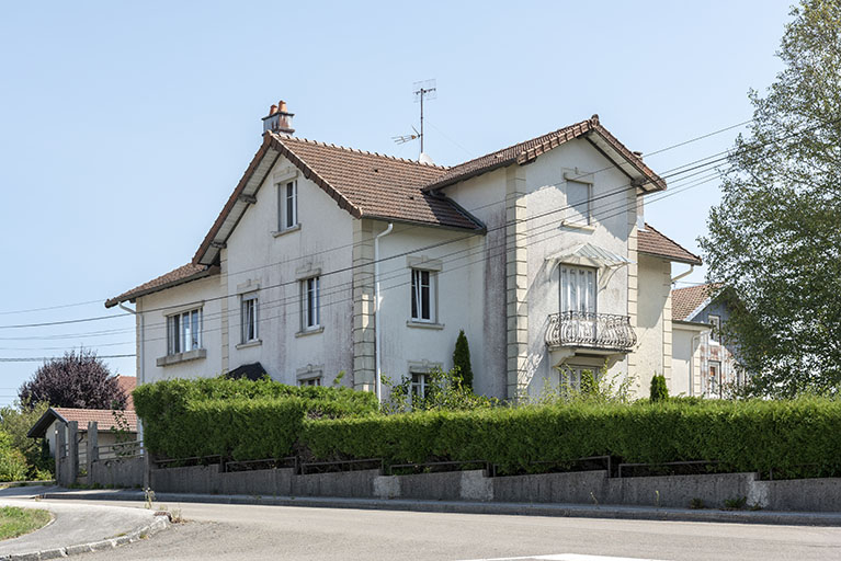 Site d'origine : façades antérieure et latérale droite de la maison. © Sonia Dourlot / Région Bourgogne-Franche-Comté, Inventaire du patrimoine - 2018