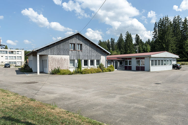 Façade latérale droite, de trois quarts gauche. © Sonia Dourlot / Région Bourgogne-Franche-Comté, Inventaire du patrimoine - 2018