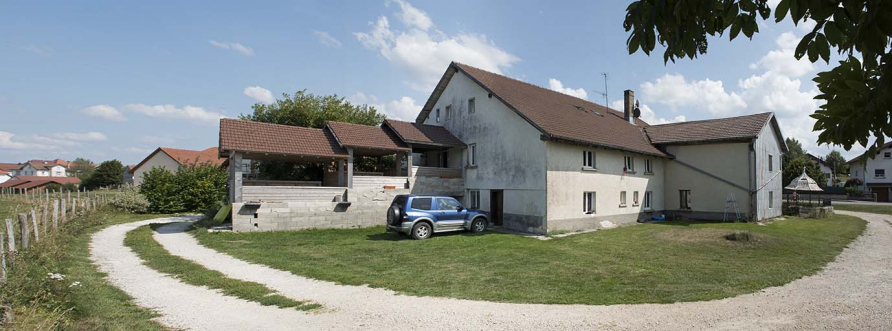 Façades postérieure et latérale gauche. © Sonia Dourlot / Région Bourgogne-Franche-Comté, Inventaire du patrimoine - 2018