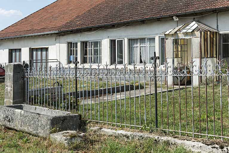 Fenêtres de l'atelier sur la façade antérieure. © Sonia Dourlot / Région Bourgogne-Franche-Comté, Inventaire du patrimoine - 2018