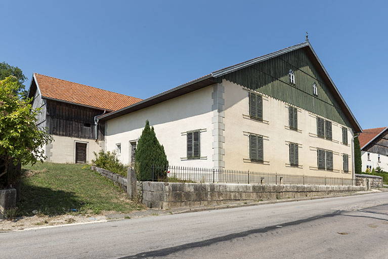 Façades postérieure et latérale gauche. © Sonia Dourlot / Région Bourgogne-Franche-Comté, Inventaire du patrimoine - 2018