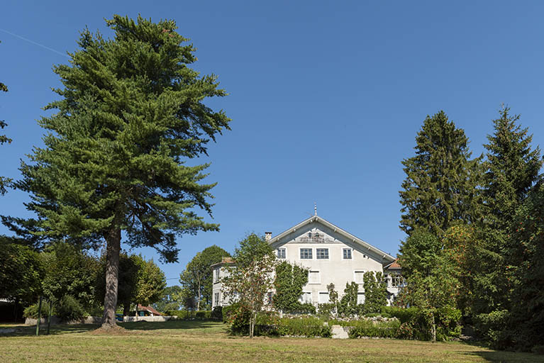 Vue d'ensemble, depuis l'est. © Sonia Dourlot / Région Bourgogne-Franche-Comté, Inventaire du patrimoine - 2018