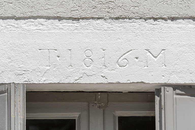 Ancienne ferme, façade antérieure : linteau daté 1816. © Sonia Dourlot / Région Bourgogne-Franche-Comté, Inventaire du patrimoine - 2018