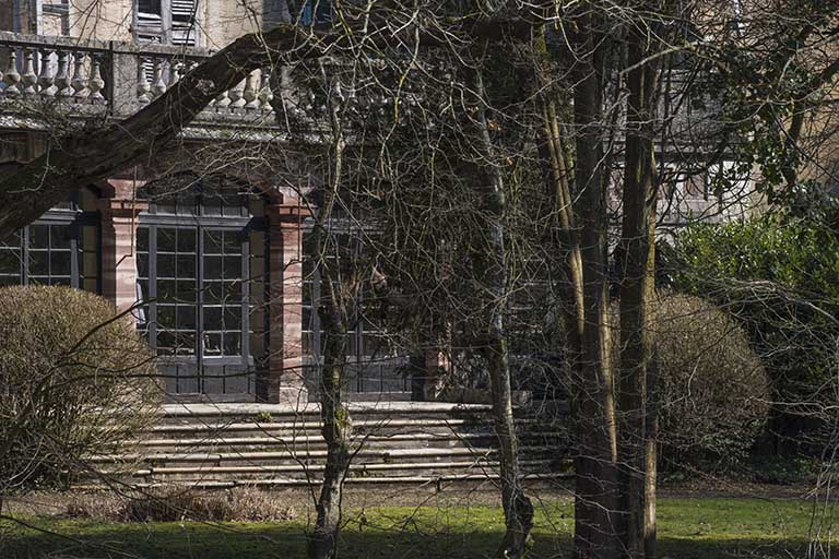 Détail du rez-de-chaussée, façade sud-ouest. © Jérôme Mongreville / Région Bourgogne-Franche-Comté, Inventaire du patrimoine - 2018 Détail du rez-de-chaussée, façade sud-ouest. © Jérôme Mongreville / Région Bourgogne-Franche-Comté, Inventaire du patrimoine - 2018