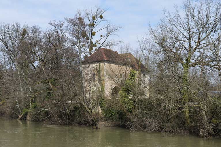 La porte septentrionale. © Jérôme Mongreville / Région Bourgogne-Franche-Comté, Inventaire du patrimoine - 2018 La porte septentrionale. © Jérôme Mongreville / Région Bourgogne-Franche-Comté, Inventaire du patrimoine - 2018