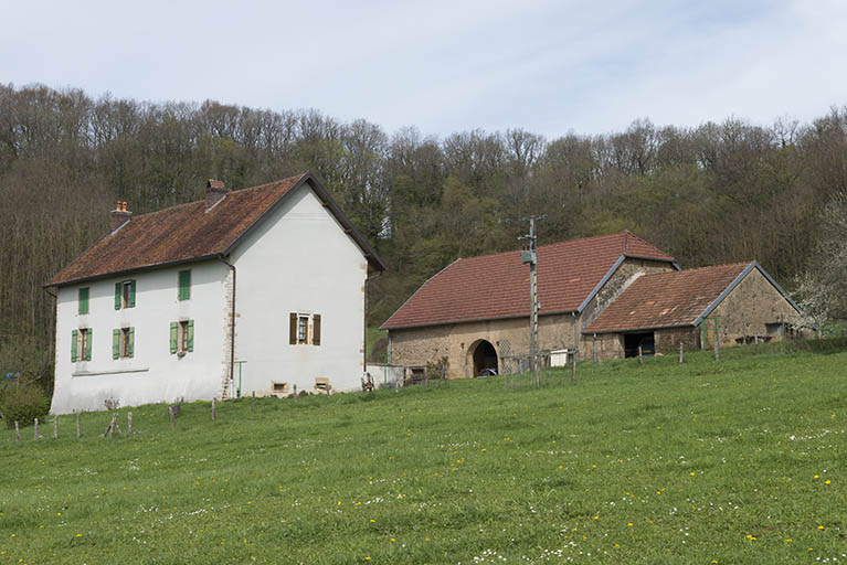 Vue générale des bâtiments composant le site. © Jérôme Mongreville / Région Bourgogne-Franche-Comté, Inventaire du patrimoine - 2018