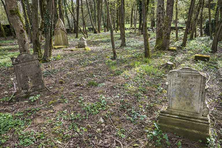 Tombes funéraires. © Jérôme Mongreville / Région Bourgogne-Franche-Comté, Inventaire du patrimoine - 2018