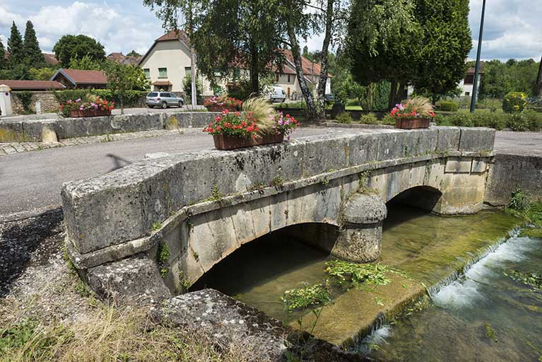 Face sud, vue depuis l'ouest. © Jérôme Mongreville / Région Bourgogne-Franche-Comté, Inventaire du patrimoine - 2018 Face sud, vue depuis l'ouest. © Jérôme Mongreville / Région Bourgogne-Franche-Comté, Inventaire du patrimoine - 2018