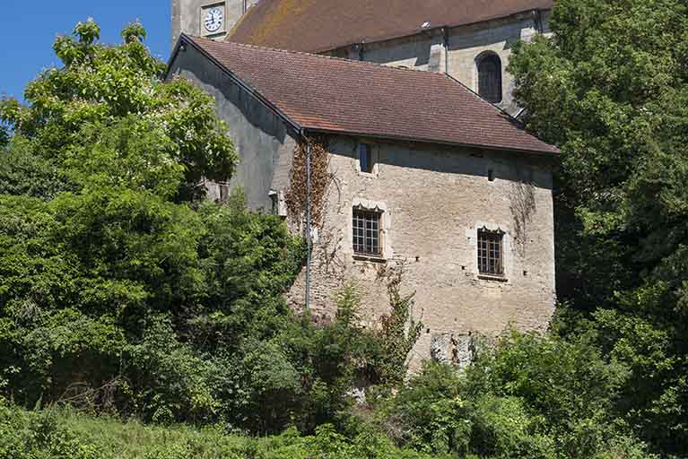 Façade postérieure de l'ancienne cure. © Jérôme Mongreville / Région Bourgogne-Franche-Comté, Inventaire du patrimoine - 2018 Façade postérieure de l'ancienne cure. © Jérôme Mongreville / Région Bourgogne-Franche-Comté, Inventaire du patrimoine - 2018