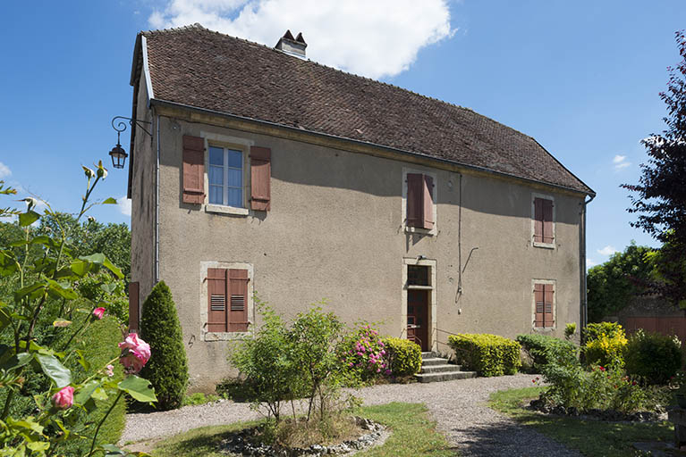 presbytère © Jérôme Mongreville / Région Bourgogne-Franche-Comté, Inventaire du patrimoine - 2018 presbytère © Jérôme Mongreville / Région Bourgogne-Franche-Comté, Inventaire du patrimoine - 2018