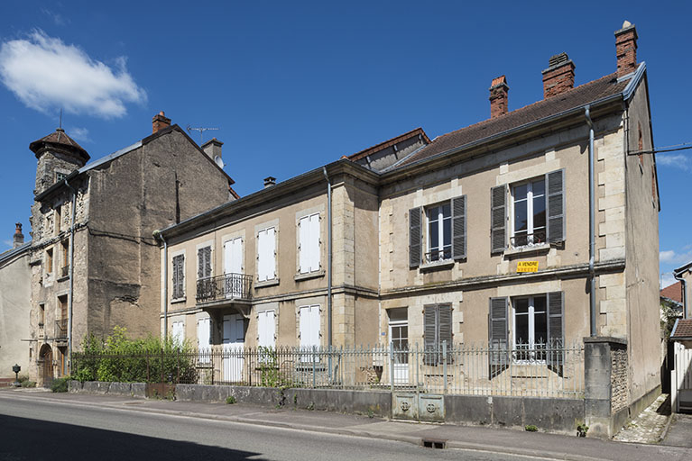 Élévation sur la rue Armand Paulmard, vue de trois-quarts. © Jérôme Mongreville / Région Bourgogne-Franche-Comté, Inventaire du patrimoine - 2018 Élévation sur la rue Armand Paulmard, vue de trois-quarts. © Jérôme Mongreville / Région Bourgogne-Franche-Comté, Inventaire du patrimoine - 2018