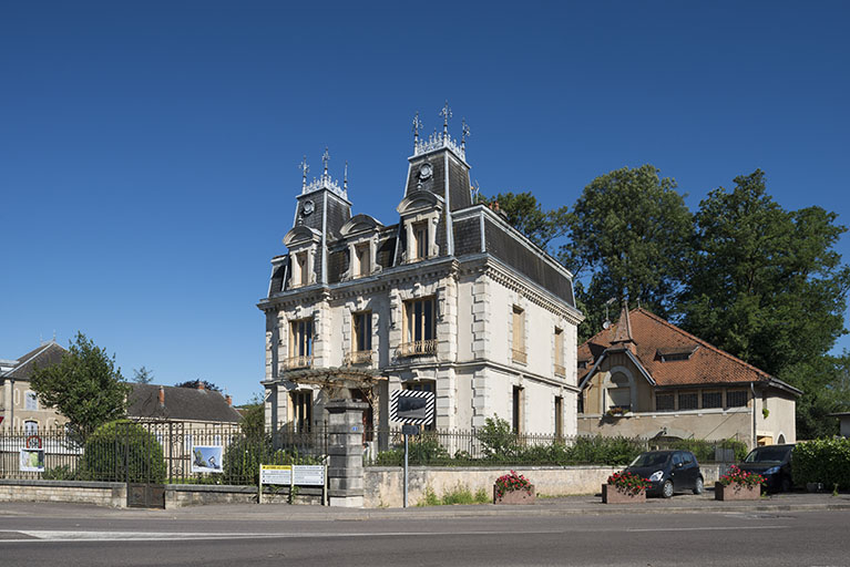 Vue d'ensemble de la maison et du bâtiment secondaire. © Jérôme Mongreville / Région Bourgogne-Franche-Comté, Inventaire du patrimoine - 2018