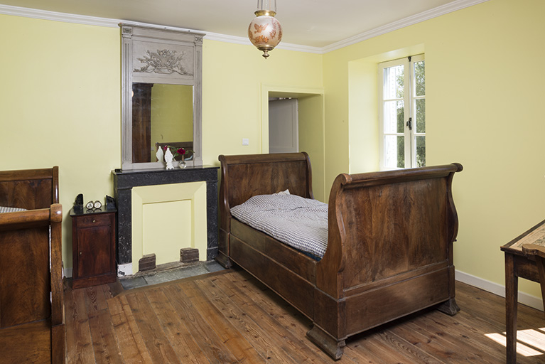 A l'étage : une chambre.  © Sonia Dourlot / Région Bourgogne-Franche-Comté, Inventaire du patrimoine - 2018 A l'étage : une chambre.  © Sonia Dourlot / Région Bourgogne-Franche-Comté, Inventaire du patrimoine - 2018
