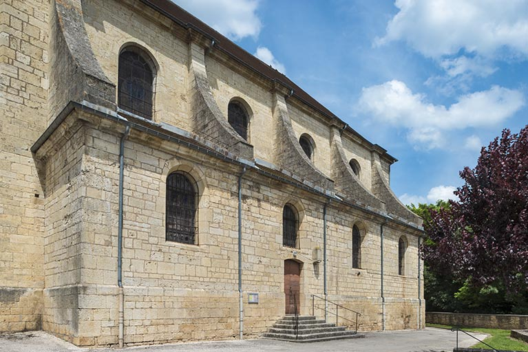 église paroissiale chapelle contrefort © Jérôme Mongreville / Région Bourgogne-Franche-Comté, Inventaire du patrimoine - 2018  église paroissiale chapelle contrefort © Jérôme Mongreville / Région Bourgogne-Franche-Comté, Inventaire du patrimoine - 2018