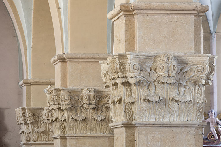 chapiteau © Jérôme Mongreville / Région Bourgogne-Franche-Comté, Inventaire du patrimoine - 2018  chapiteau © Jérôme Mongreville / Région Bourgogne-Franche-Comté, Inventaire du patrimoine - 2018