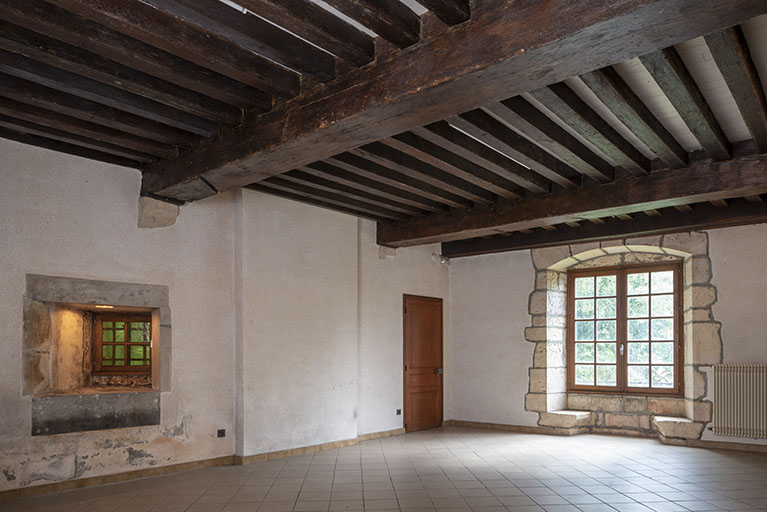 Pièce principale de l'ancienne cure. © Jérôme Mongreville / Région Bourgogne-Franche-Comté, Inventaire du patrimoine - 2018 Pièce principale de l'ancienne cure. © Jérôme Mongreville / Région Bourgogne-Franche-Comté, Inventaire du patrimoine - 2018