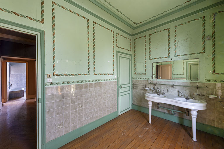 Premier étage, salle d'eau. © Jérôme Mongreville / Région Bourgogne-Franche-Comté, Inventaire du patrimoine - 2018
