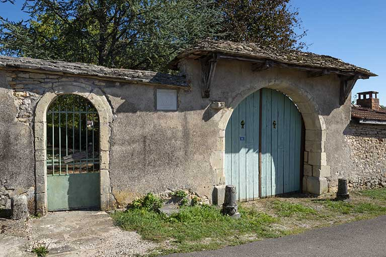Le portail d'entrée. © Jérôme Mongreville / Région Bourgogne-Franche-Comté, Inventaire du patrimoine - 2018 Le portail d'entrée. © Jérôme Mongreville / Région Bourgogne-Franche-Comté, Inventaire du patrimoine - 2018