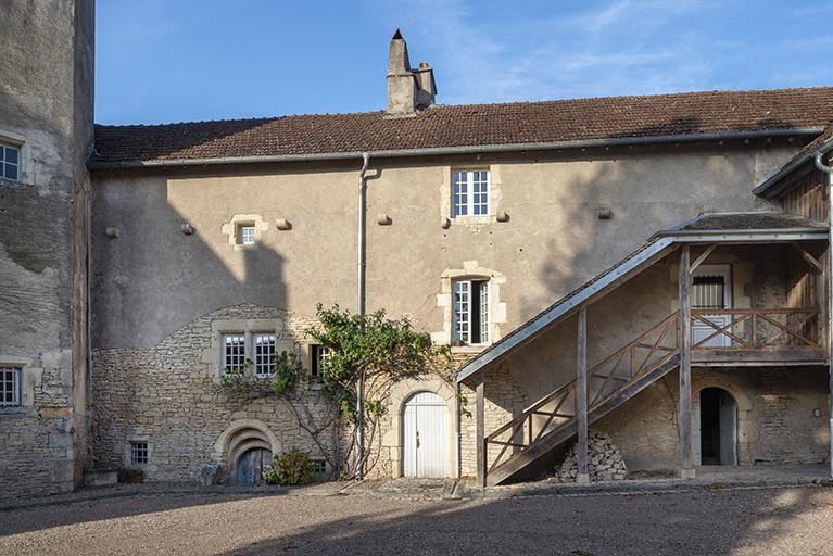 Façade est de l'aile latérale ouest, vue depuis l'est. © Jérôme Mongreville / Région Bourgogne-Franche-Comté, Inventaire du patrimoine - 2018 Façade est de l'aile latérale ouest, vue depuis l'est. © Jérôme Mongreville / Région Bourgogne-Franche-Comté, Inventaire du patrimoine - 2018