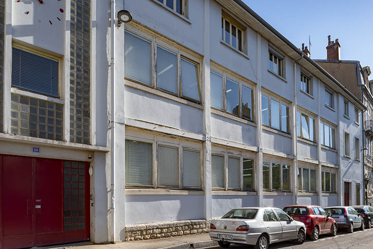 Façade ouest vue de trois quarts gauche. © Jérôme Mongreville / Région Bourgogne-Franche-Comté, Inventaire du patrimoine - 2019