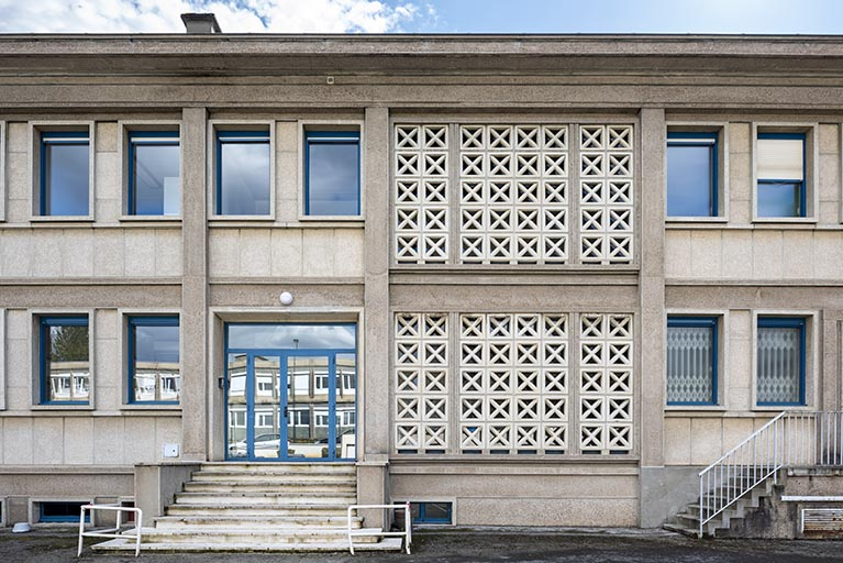 Façade antérieure, corps oriental : travées. © Sonia Dourlot / Région Bourgogne-Franche-Comté, Inventaire du patrimoine - 2019